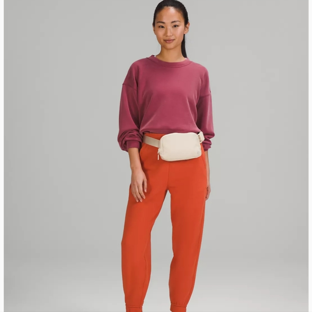 🆕️ LULULEMON EVERYHERE BELT BAG - WHITE OPAL - Picture 3 of 14